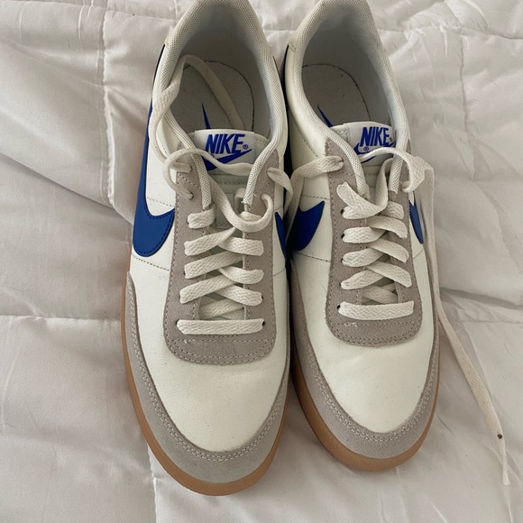 Nike shoes size is 8.5 barely worn in great condition - Picture 6 of 7